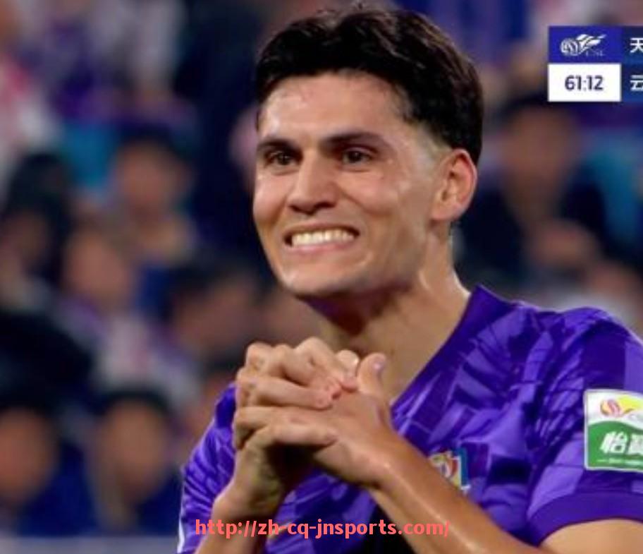 JN江南体育-世俱杯历届比赛球员关键技术动作演示与战术意义