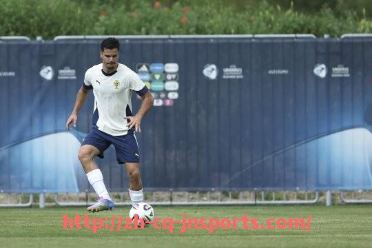 JN江南体育-英超 伦敦球队 死敌背后的恩怨情仇与联赛传统