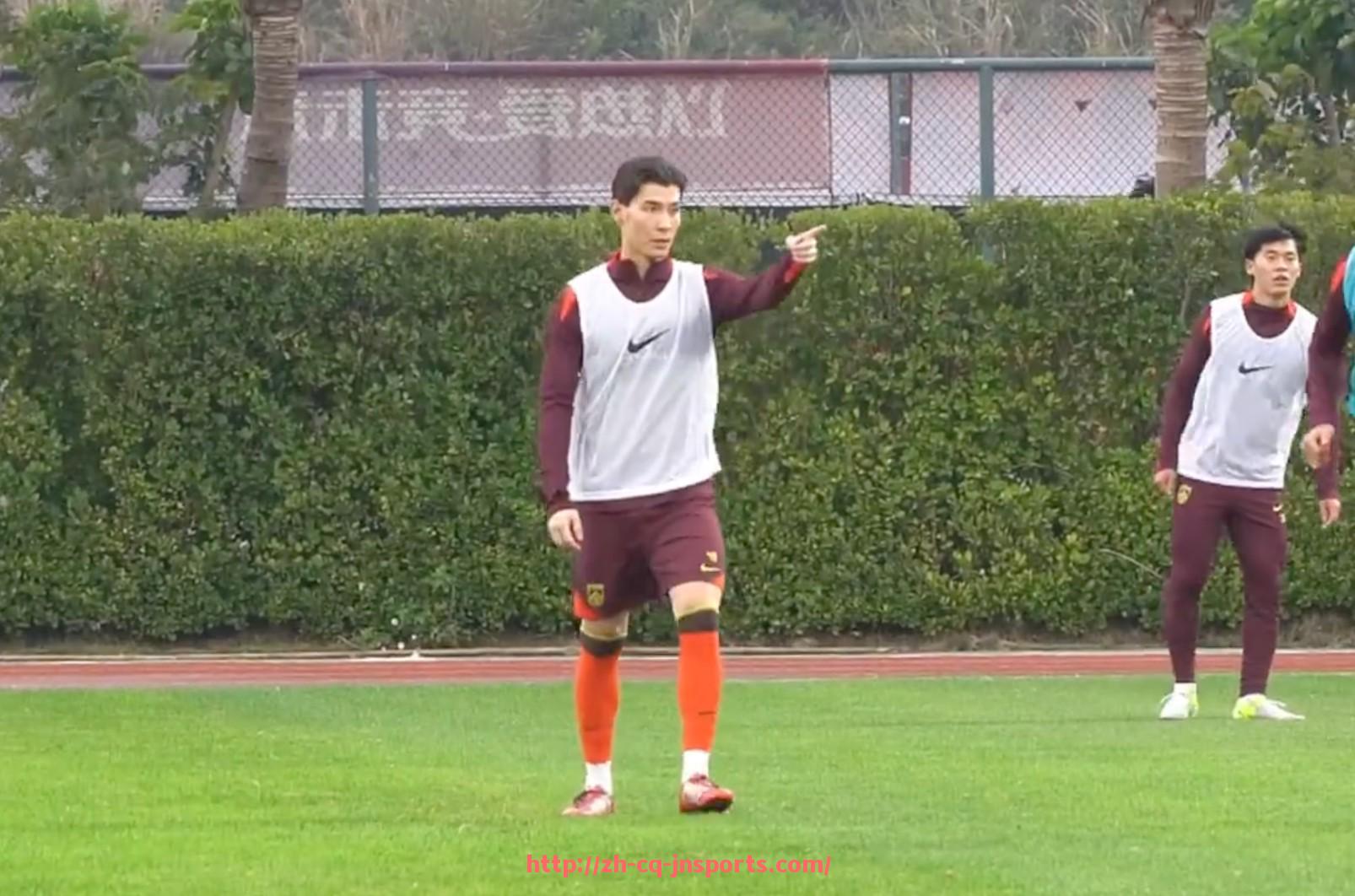 JN江南体育-实况足球游戏中的德甲球队阵容及操作技巧